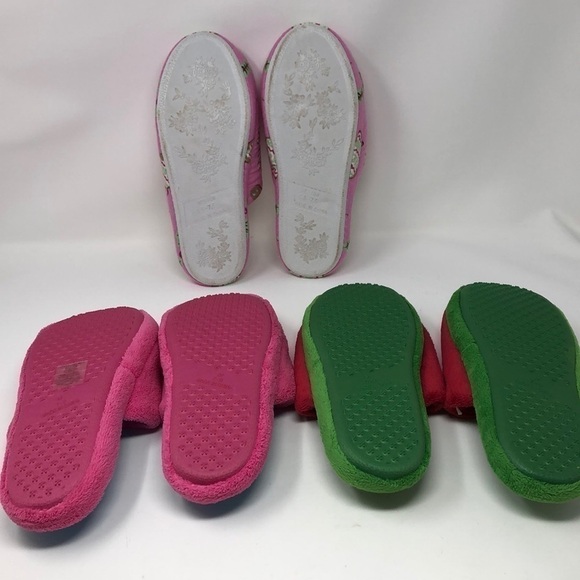 𝅺3 pairs Holiday winter Christmas house slippers - Picture 5 of 8